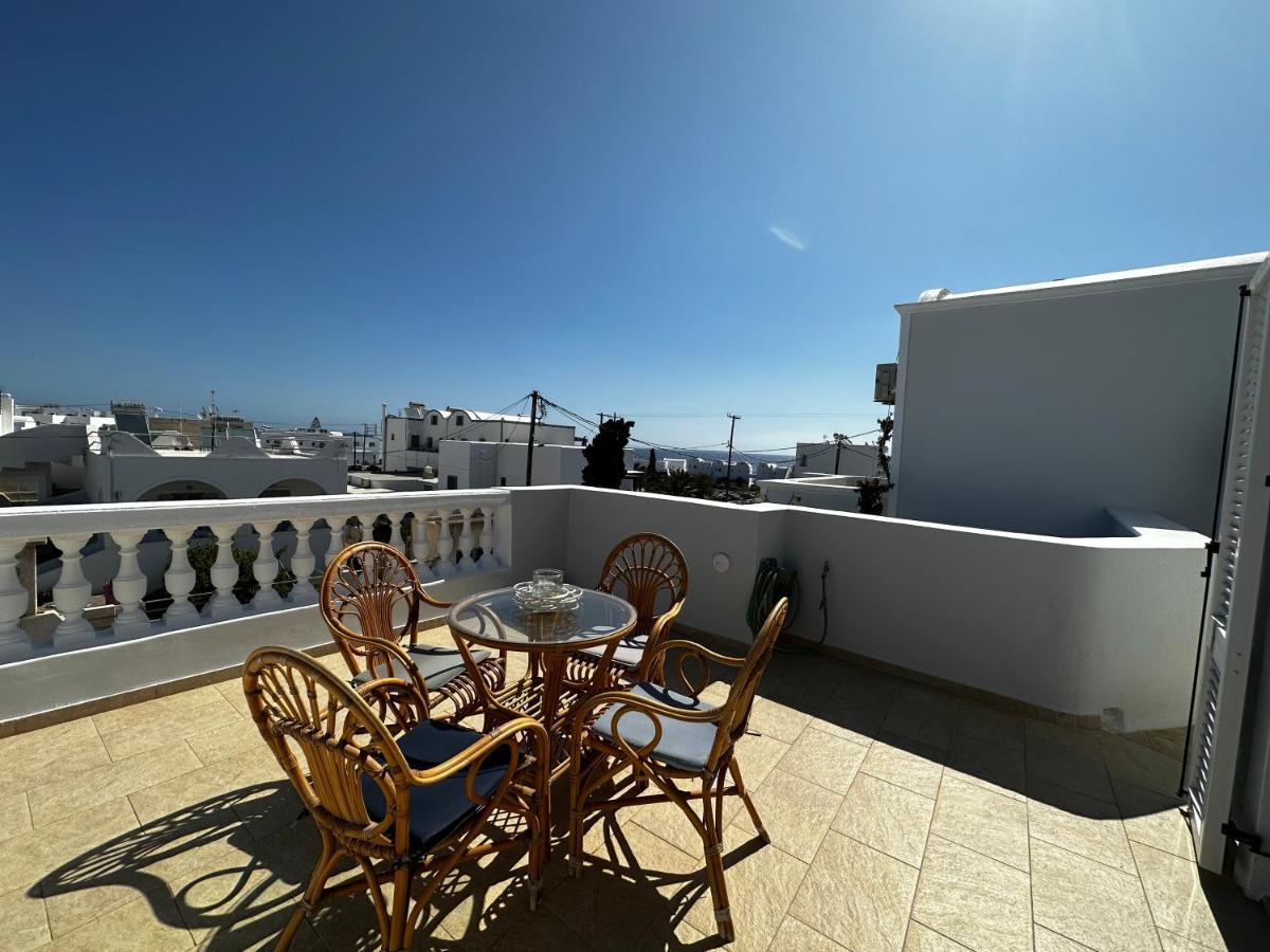 Veldi Art - Kamari Beach Apartment Fira  Exterior foto