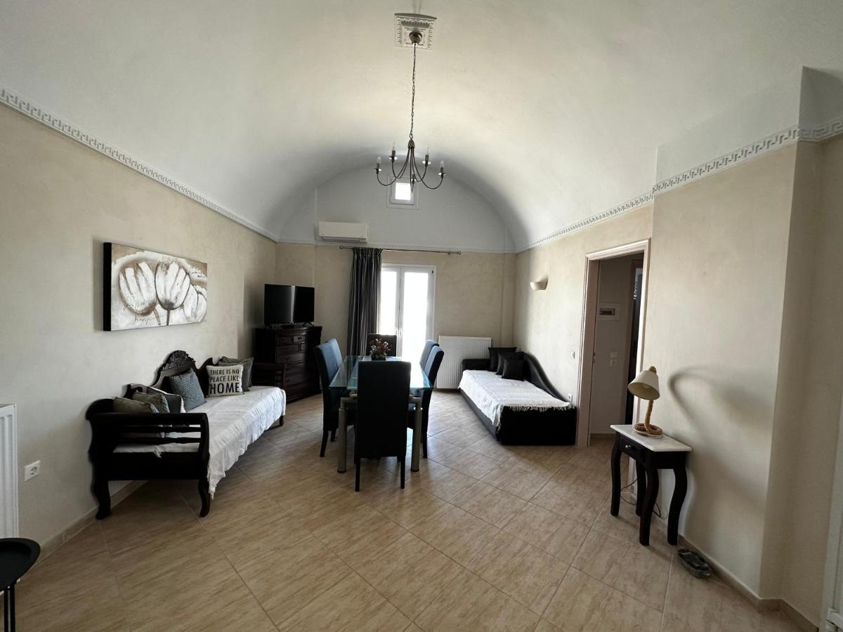 Veldi Art - Kamari Beach Apartment Fira  Exterior foto