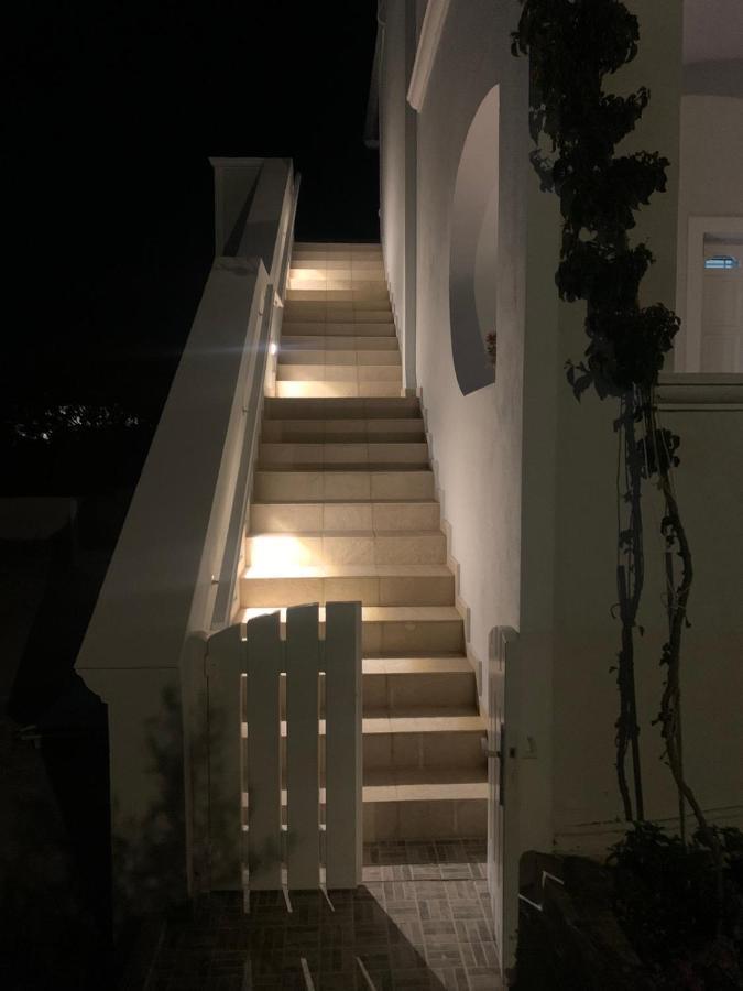 Veldi Art - Kamari Beach Apartment Fira  Exterior foto