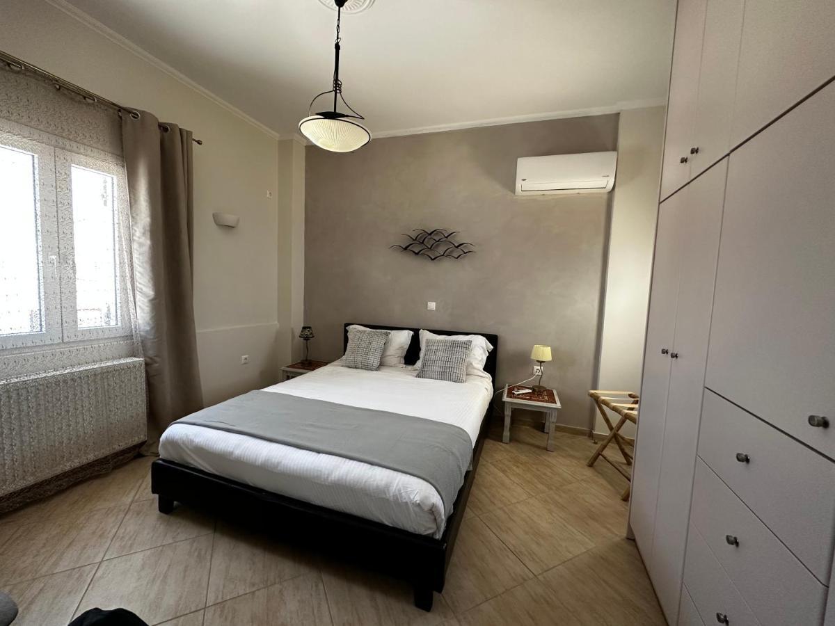 Veldi Art - Kamari Beach Apartment Fira  Exterior foto