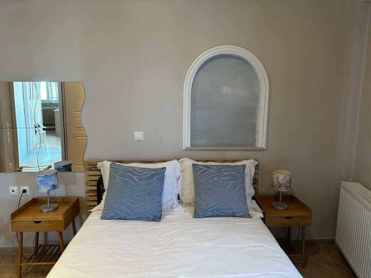 Veldi Art - Kamari Beach Apartment Fira  Exterior foto