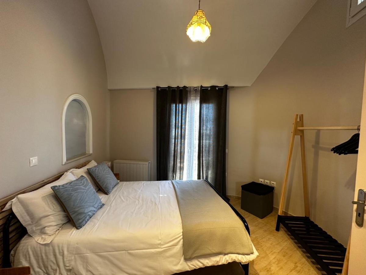 Veldi Art - Kamari Beach Apartment Fira  Exterior foto
