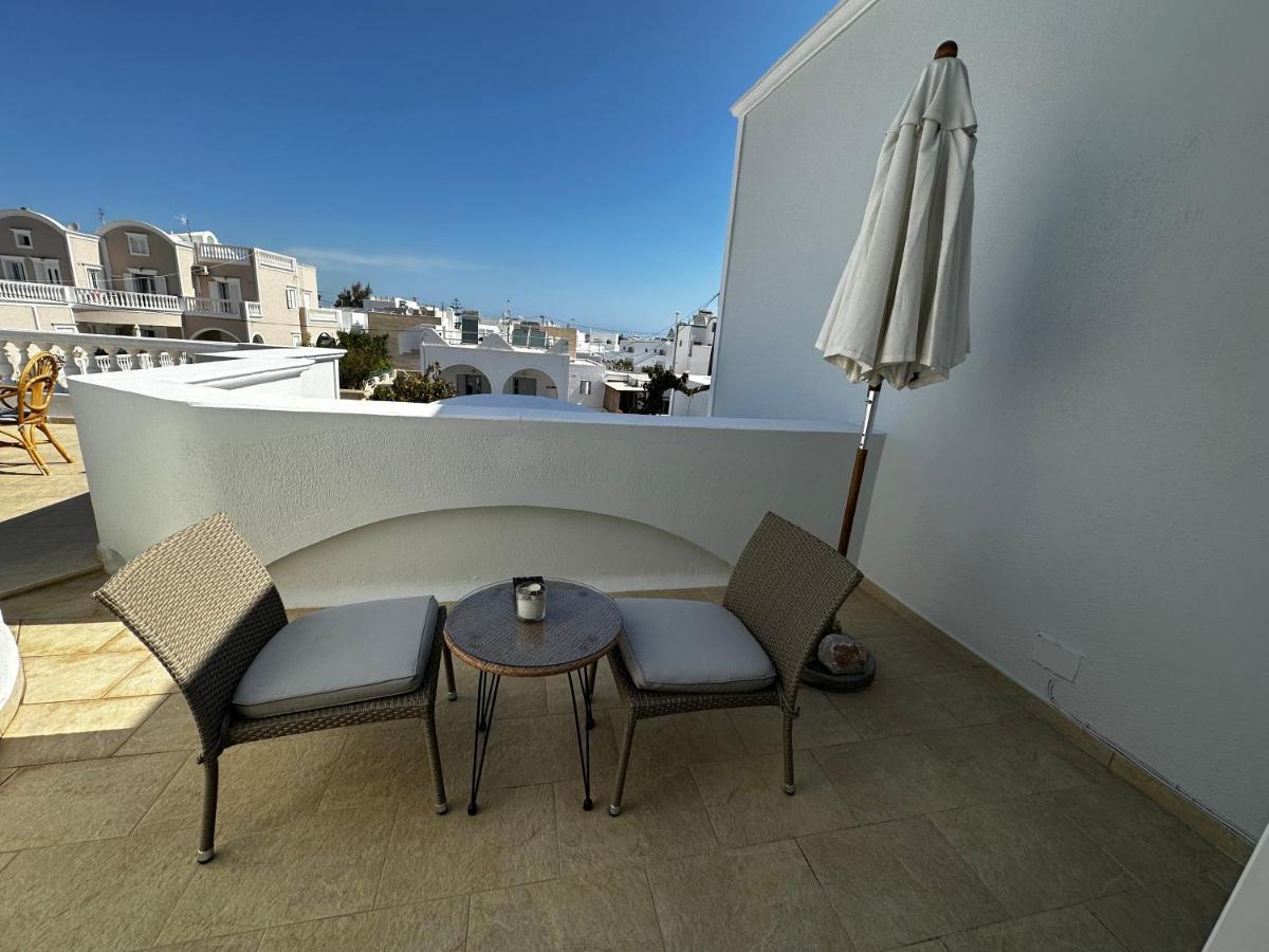 Veldi Art - Kamari Beach Apartment Fira  Exterior foto