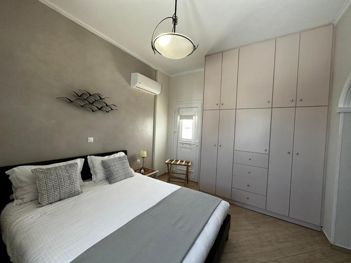 Veldi Art - Kamari Beach Apartment Fira  Exterior foto