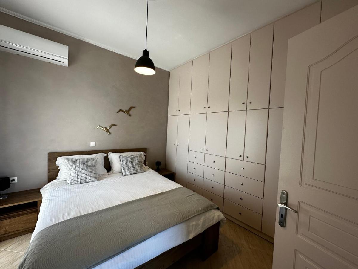 Veldi Art - Kamari Beach Apartment Fira  Exterior foto