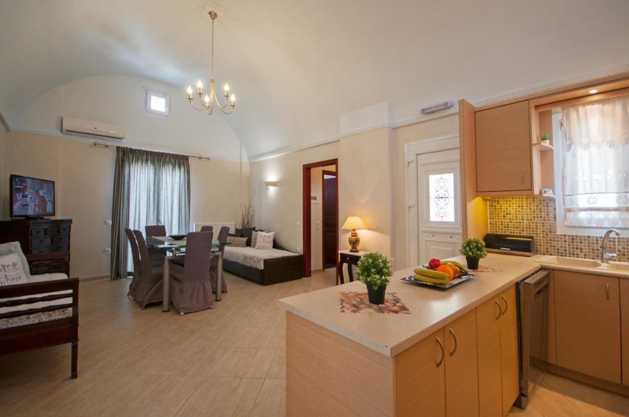 Veldi Art - Kamari Beach Apartment Fira  Exterior foto
