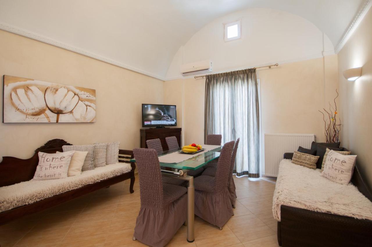 Veldi Art - Kamari Beach Apartment Fira  Exterior foto